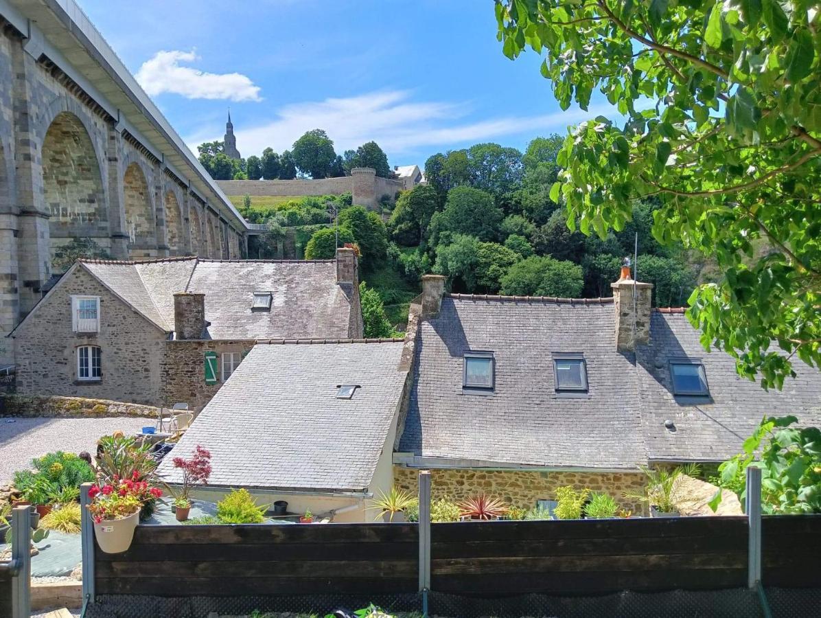 Chambre D'Hote Familiale De La Maison Bleue Lanvallay ภายนอก รูปภาพ