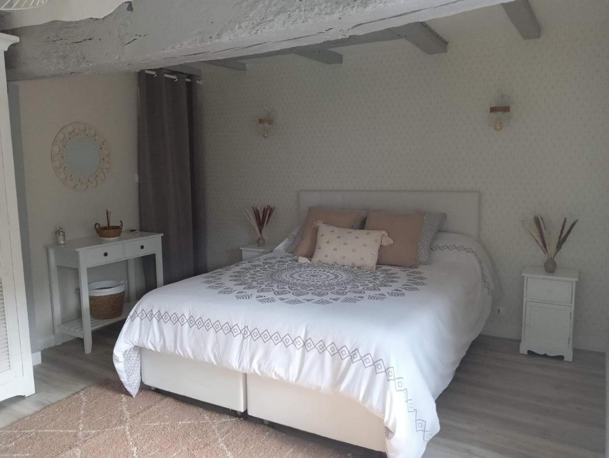 Chambre D'Hote Familiale De La Maison Bleue Lanvallay ภายนอก รูปภาพ