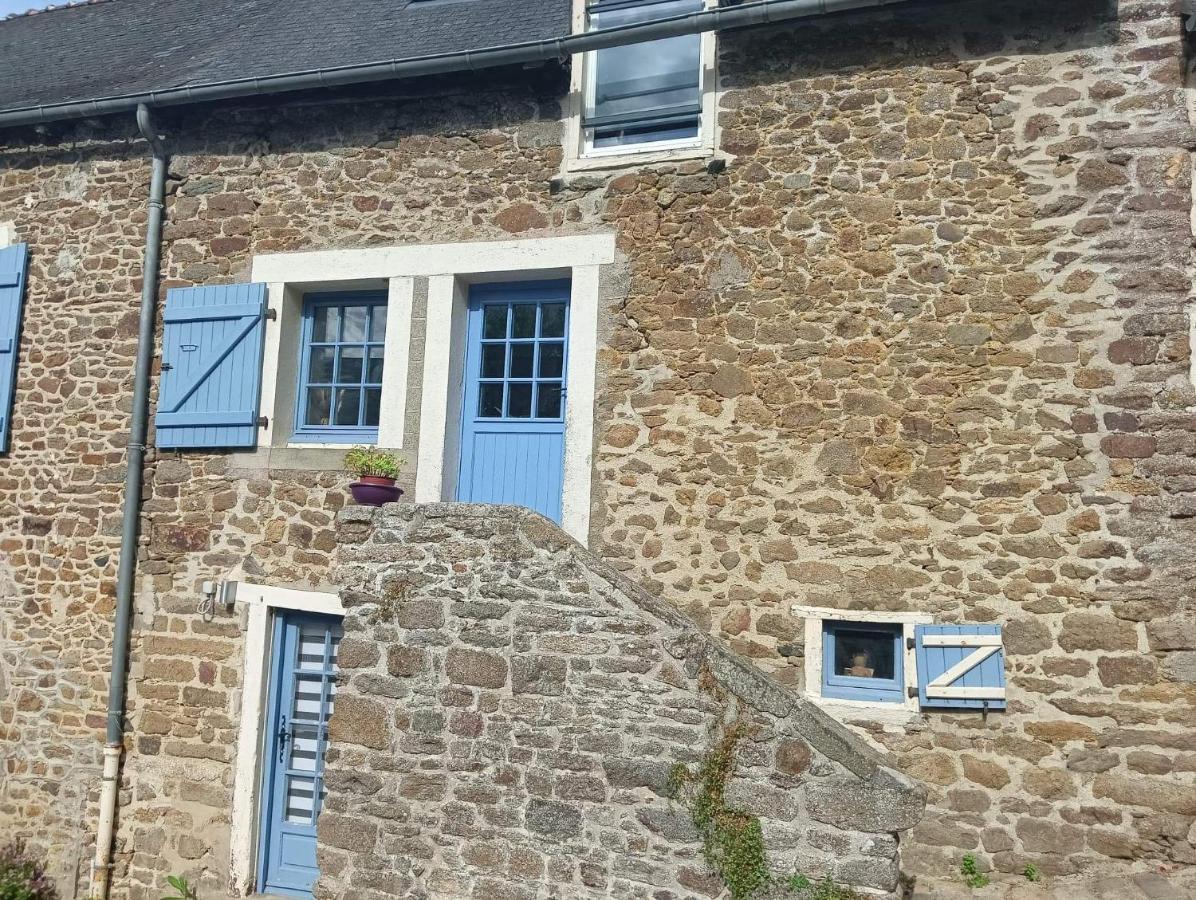 Chambre D'Hote Familiale De La Maison Bleue Lanvallay ภายนอก รูปภาพ