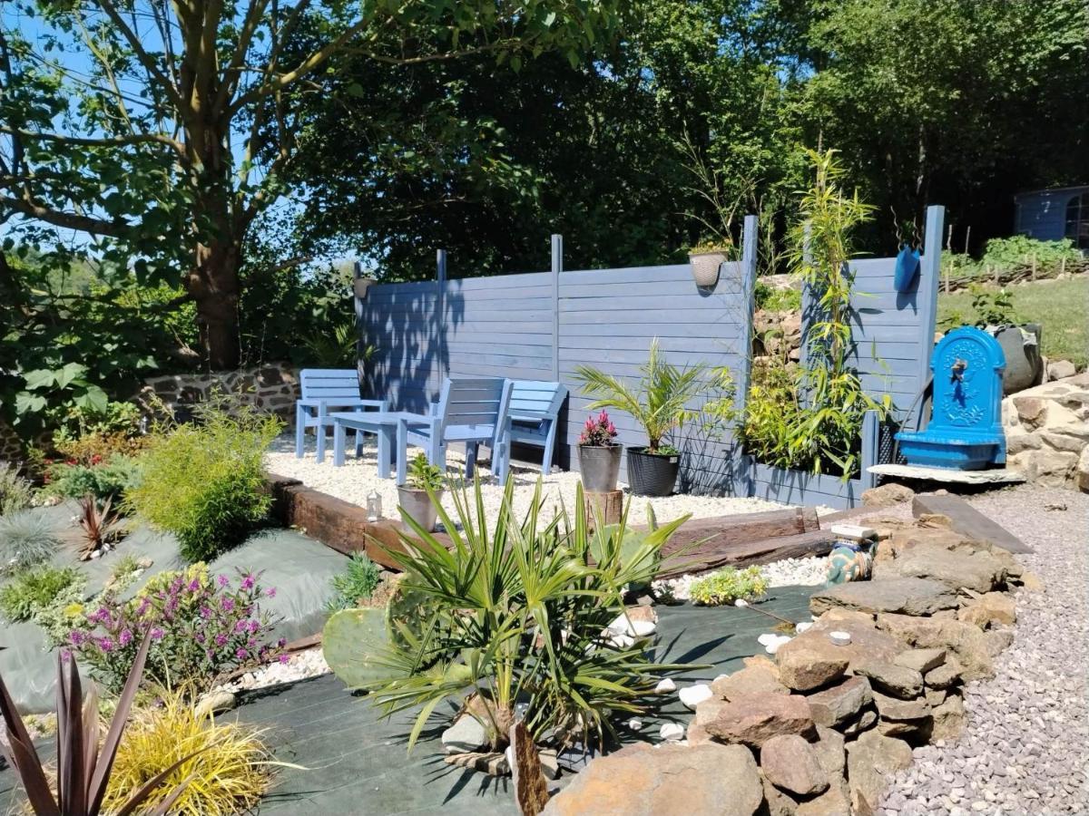 Chambre D'Hote Familiale De La Maison Bleue Lanvallay ภายนอก รูปภาพ