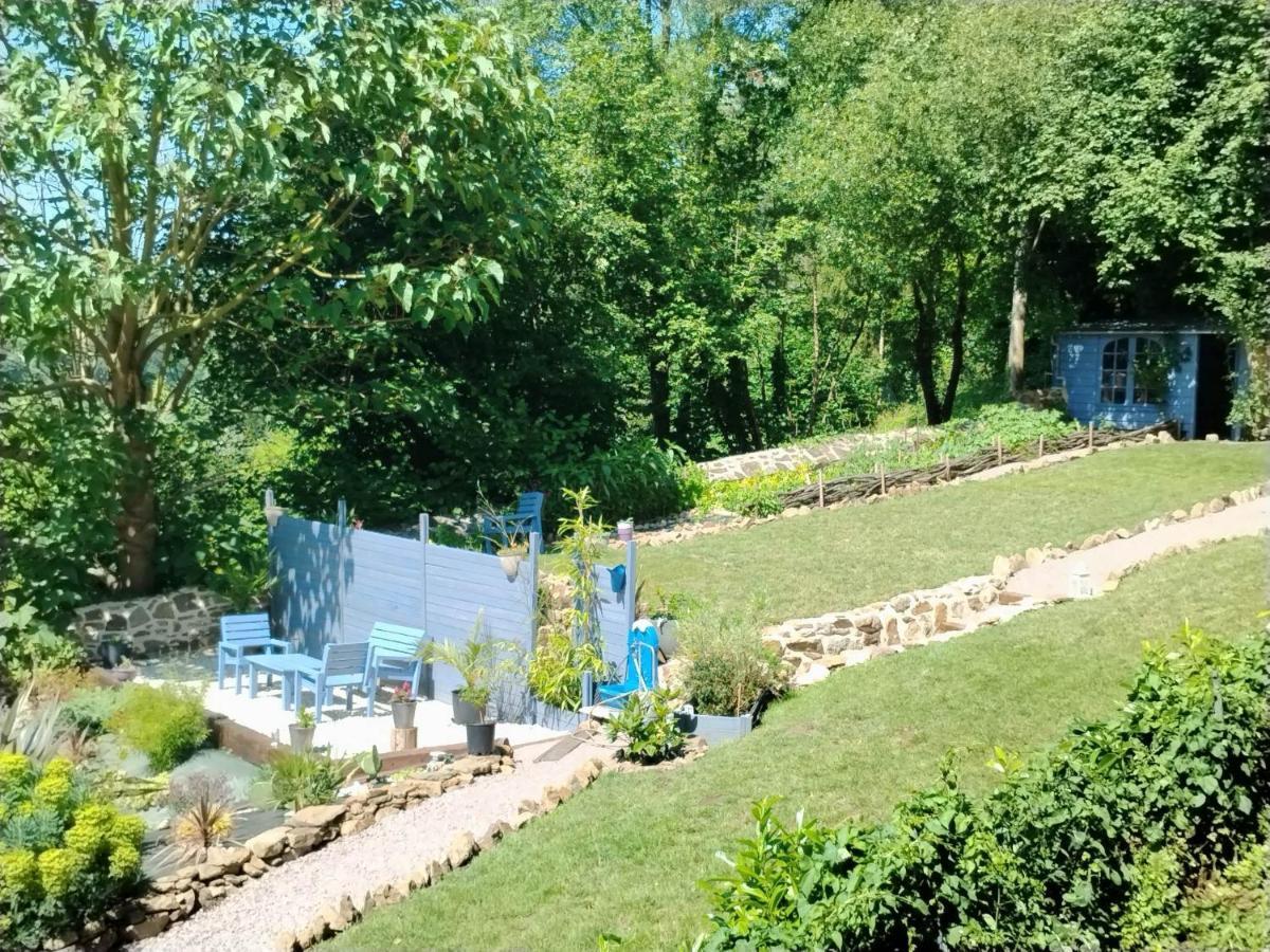 Chambre D'Hote Familiale De La Maison Bleue Lanvallay ภายนอก รูปภาพ