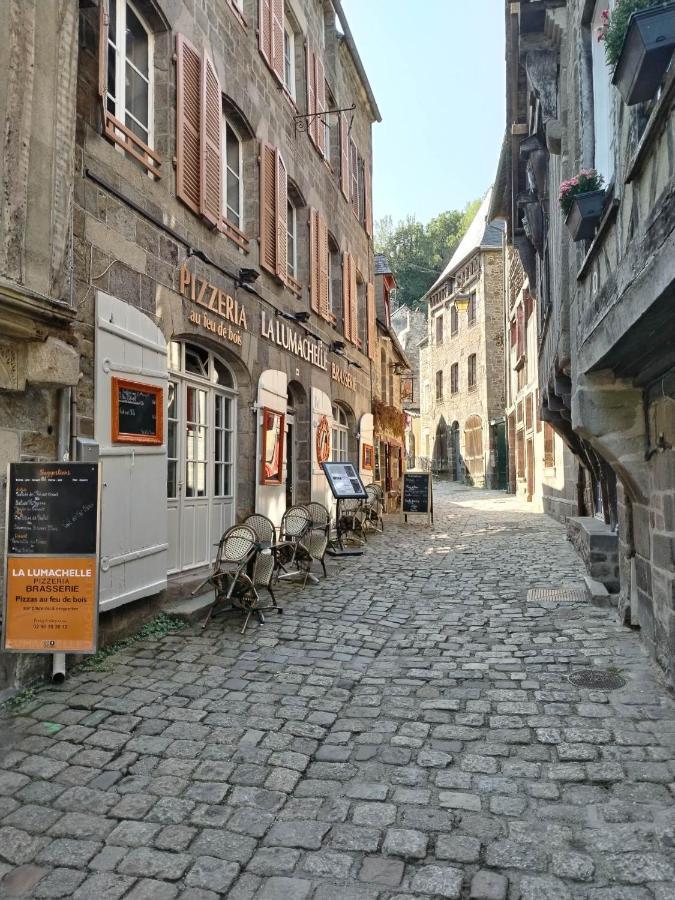 Chambre D'Hote Familiale De La Maison Bleue Lanvallay ภายนอก รูปภาพ