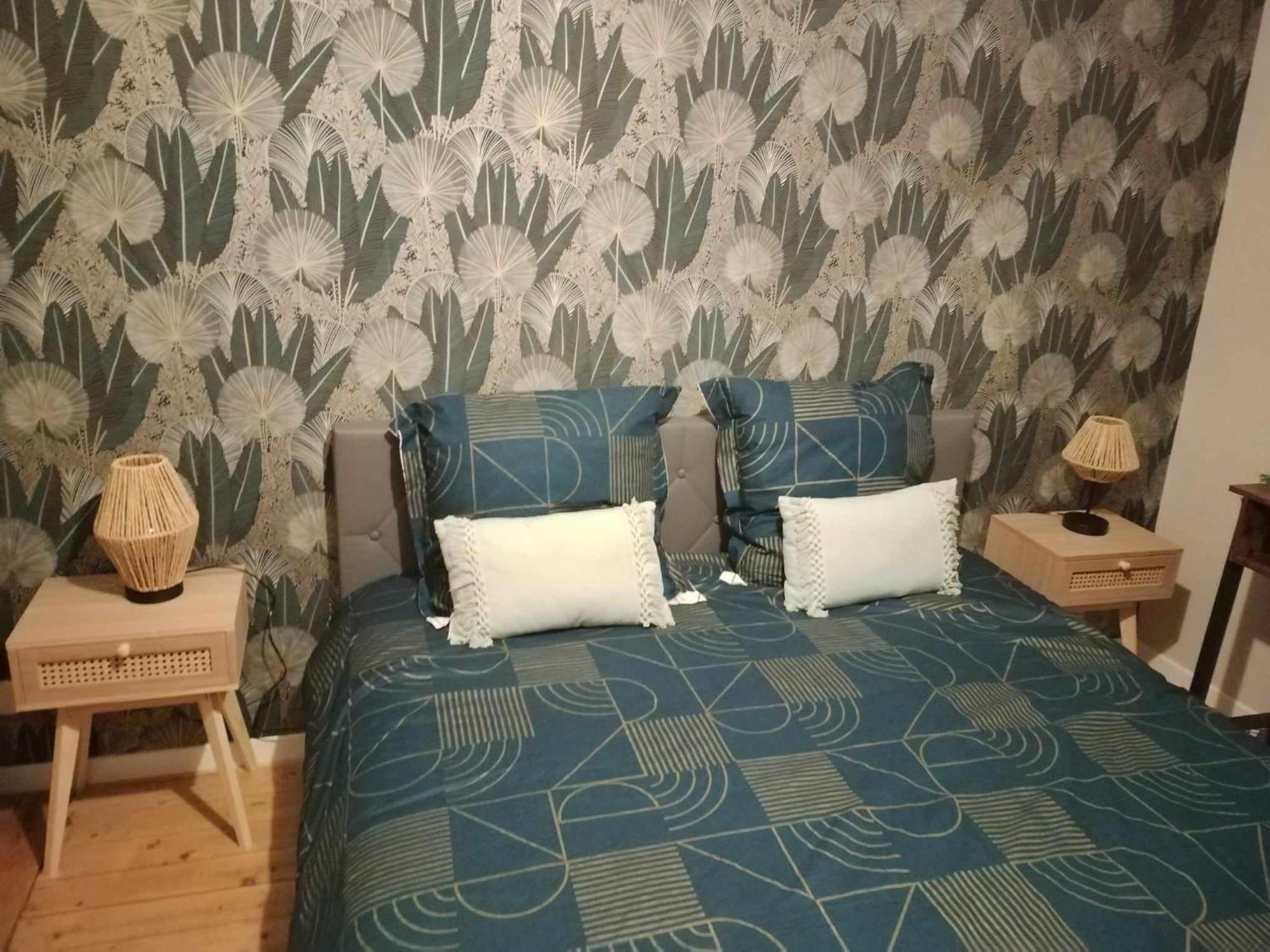 Chambre D'Hote Familiale De La Maison Bleue Lanvallay ภายนอก รูปภาพ